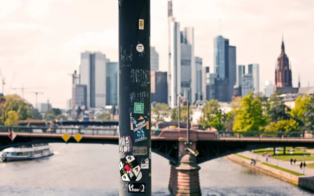 Ausstellung: „Stadtgeflüster: main Frankfurt“