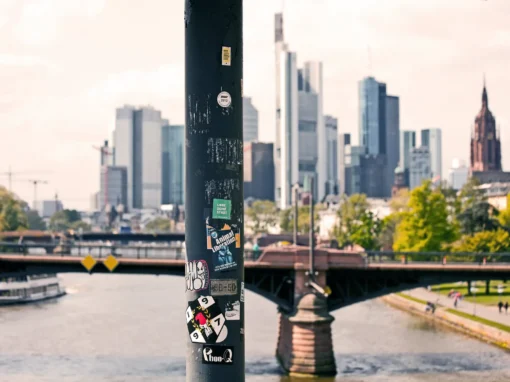 Ausstellung: „Stadtgeflüster: main Frankfurt“ Ausstellung: „Stadtgeflüster: main Frankfurt“